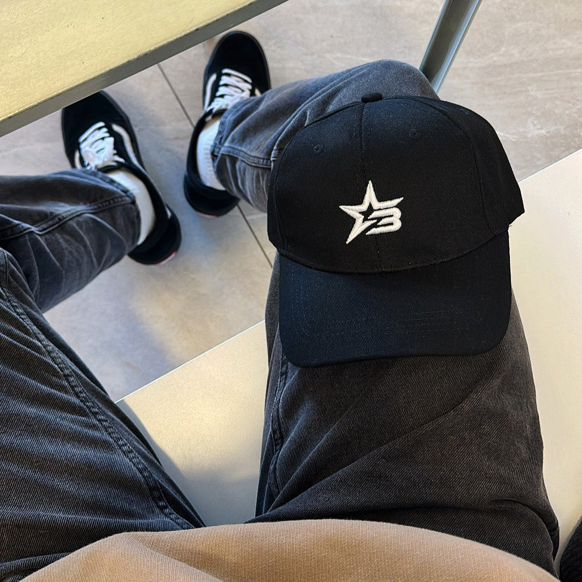 Gorro Black Star Logo